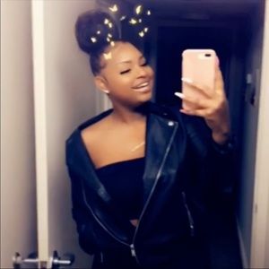Meet your Posher, Dejah